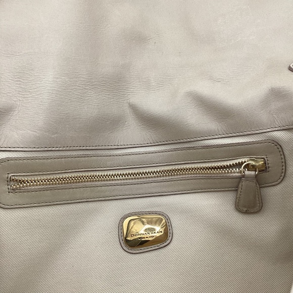 Donna Karan Cream Shoulder Bag with Gold Chain Accent - Picture 2 of 6